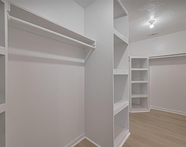 6219 Canada Drive - Photo Thumbnail 29