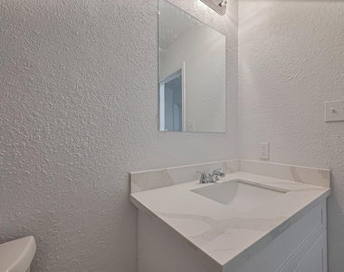 6219 Canada Drive - Photo Thumbnail 34