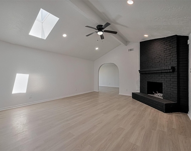 6219 Canada Drive - Photo Thumbnail 6