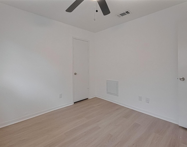 6219 Canada Drive - Photo Thumbnail 21