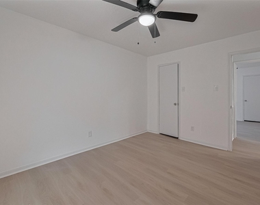 6219 Canada Drive - Photo Thumbnail 18