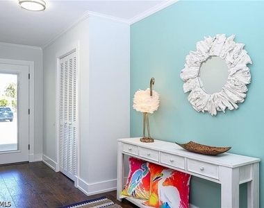 682 95th Avenue N - Photo Thumbnail 2