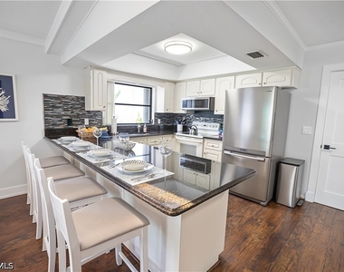 682 95th Avenue N - Photo Thumbnail 3