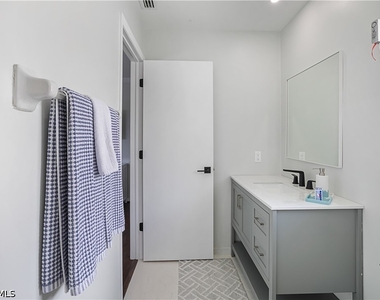 682 95th Avenue N - Photo Thumbnail 14