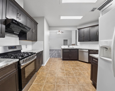 15506 Fir Woods Lane - Photo Thumbnail 8