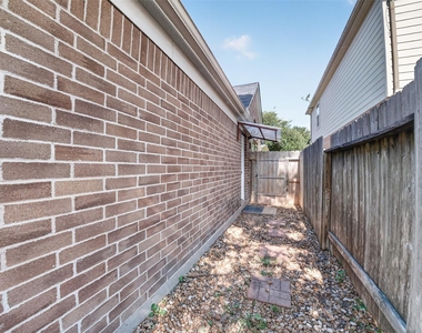 15506 Fir Woods Lane - Photo Thumbnail 22