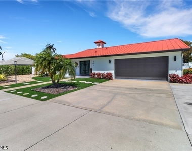701 N Barfield Drive - Photo Thumbnail 3