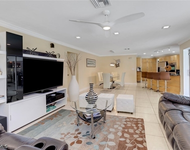 701 N Barfield Drive - Photo Thumbnail 14