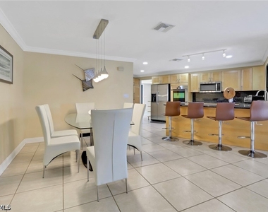 701 N Barfield Drive - Photo Thumbnail 11