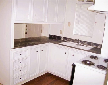 1833 Oriole Drive - Photo Thumbnail 1
