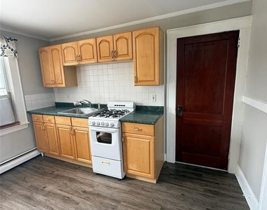 170 Laurel - Photo Thumbnail 7