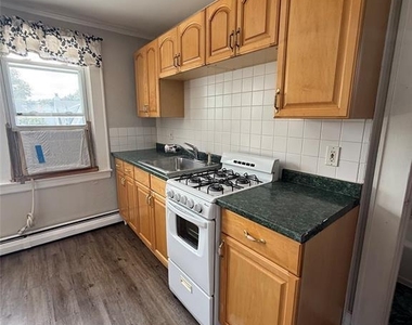 170 Laurel - Photo Thumbnail 8