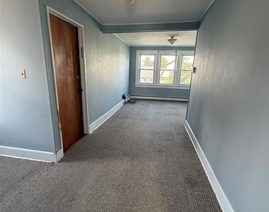 170 Laurel - Photo Thumbnail 3