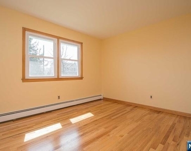 403 Longview - Photo Thumbnail 11
