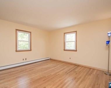403 Longview - Photo Thumbnail 8
