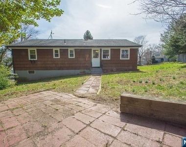 403 Longview - Photo Thumbnail 14