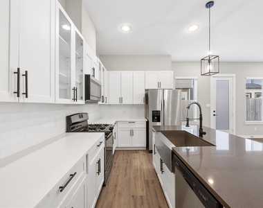8451 Berry Brush Lane - Photo Thumbnail 8