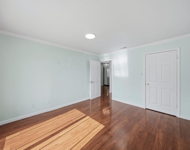 10211 Sugar Branch Drive - Photo Thumbnail 4