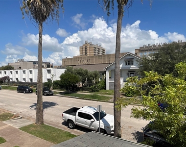 905 Post Office Street - Photo Thumbnail 1