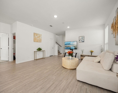 16907 Elm Grove Road - Photo Thumbnail 8