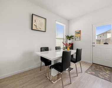 16907 Elm Grove Road - Photo Thumbnail 15