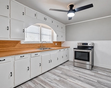 9314 Church Street - Photo Thumbnail 8