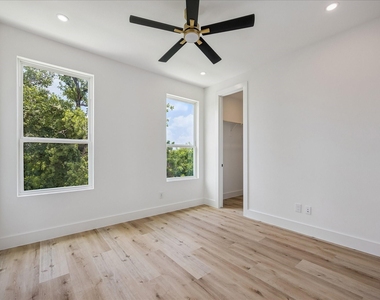 1032 W 17th Street - Photo Thumbnail 24