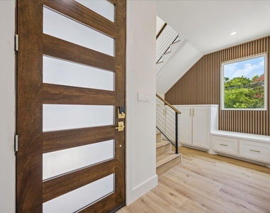 1032 W 17th Street - Photo Thumbnail 8