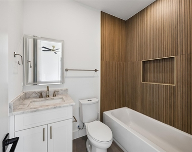 1032 W 17th Street - Photo Thumbnail 29