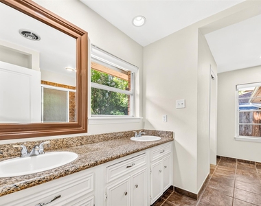 4045 Woodfox Street - Photo Thumbnail 9