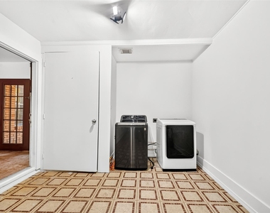 4045 Woodfox Street - Photo Thumbnail 15