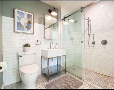 Copy of 409 Eastern Parkway, Unit 1008 - Photo Thumbnail 4