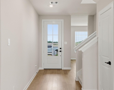 3060 Sorrento Hill Drive - Photo Thumbnail 7