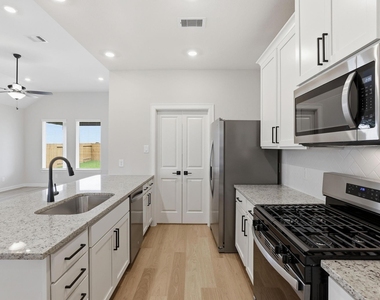 3060 Sorrento Hill Drive - Photo Thumbnail 4
