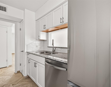 3303 W Greenridge Drive - Photo Thumbnail 19