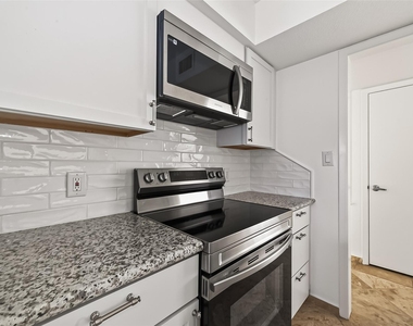 3303 W Greenridge Drive - Photo Thumbnail 17