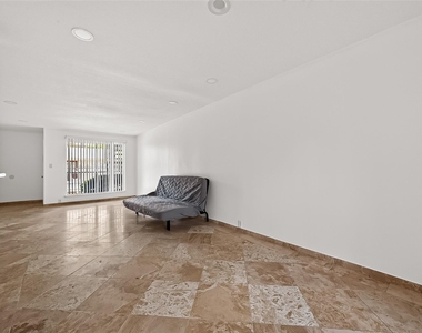 3303 W Greenridge Drive - Photo Thumbnail 11