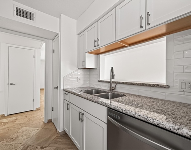 3303 W Greenridge Drive - Photo Thumbnail 18