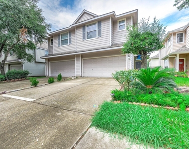 12415 Oriole Lake Way - Photo Thumbnail 2