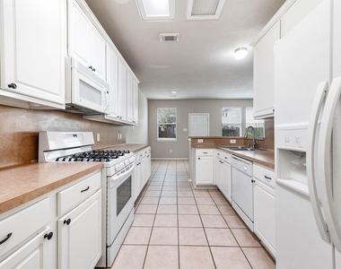 12415 Oriole Lake Way - Photo Thumbnail 11