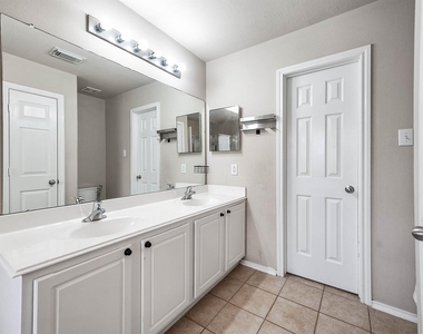12415 Oriole Lake Way - Photo Thumbnail 22