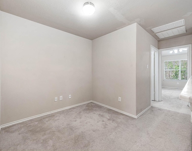 12415 Oriole Lake Way - Photo Thumbnail 15