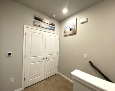 9015 Cattle Baron Path - Photo Thumbnail 16