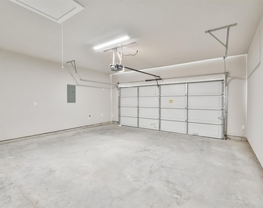 9800 Grosbeak Lane - Photo Thumbnail 24