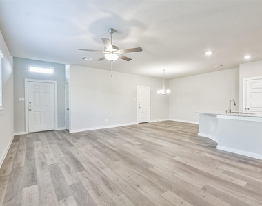 9800 Grosbeak Lane - Photo Thumbnail 7