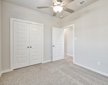 9800 Grosbeak Lane - Photo Thumbnail 18