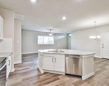 9800 Grosbeak Lane - Photo Thumbnail 3