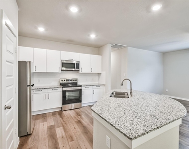 9800 Grosbeak Lane - Photo Thumbnail 5