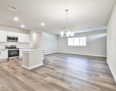 9800 Grosbeak Lane - Photo Thumbnail 4