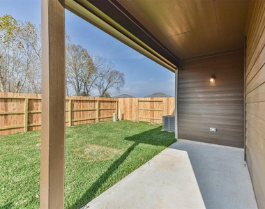 9800 Grosbeak Lane - Photo Thumbnail 31